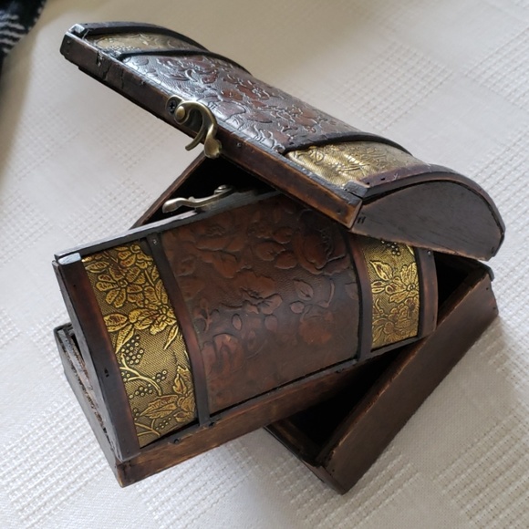Other - 2 Stacking Treasure Boxes